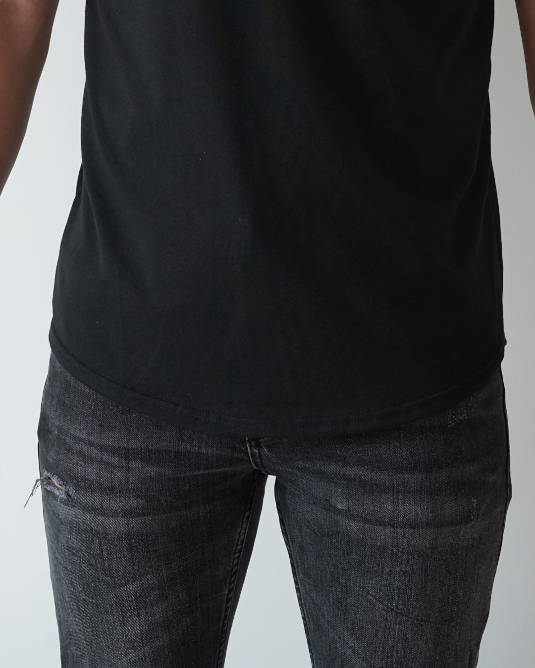 Black T-shirt - Short Sleeve Wide Neck Curved Bottom