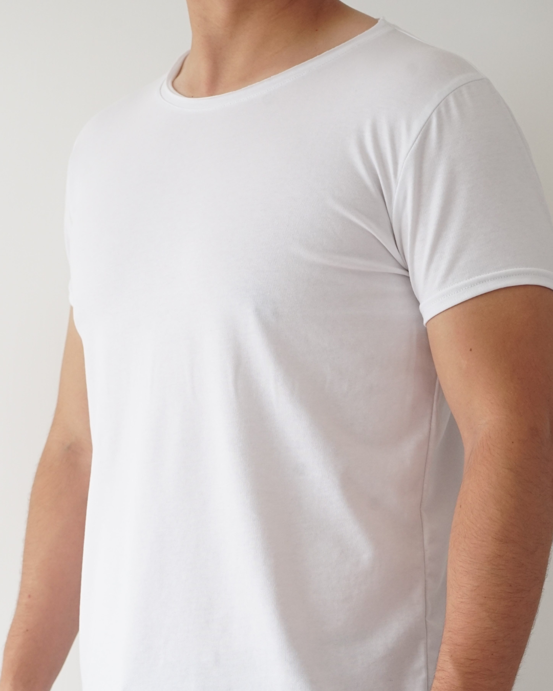 White T-shirt - Short Sleeve Wide Neck Straight Bottom