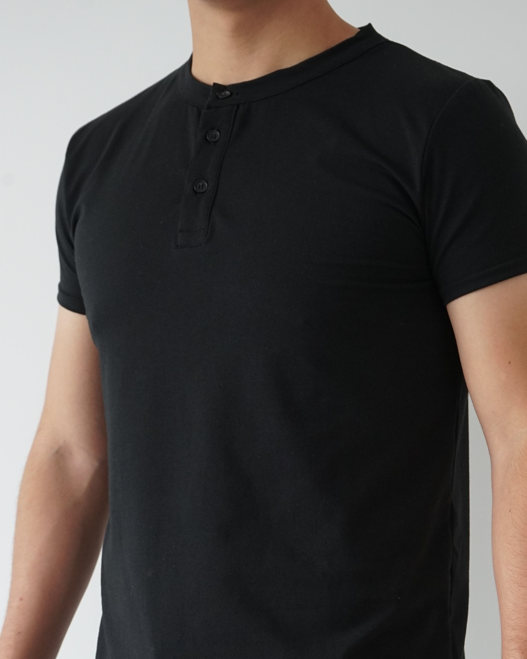 Black T-shirt - Short Sleeve Henley Neck Curved Bottom