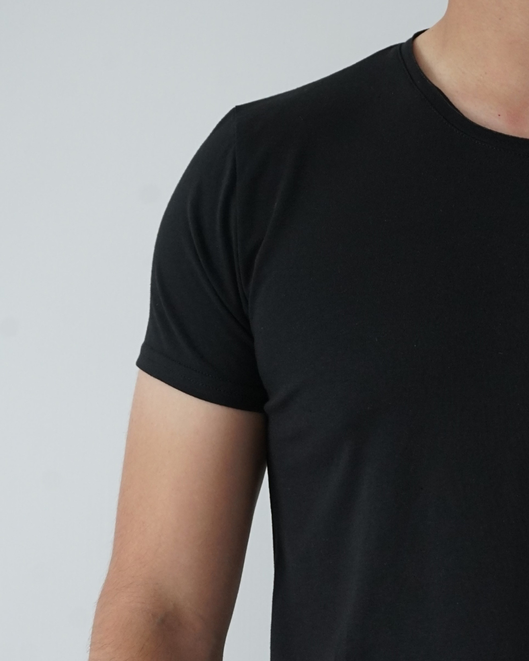 Black T-shirt - Short Sleeve Wide Neck Curved Bottom