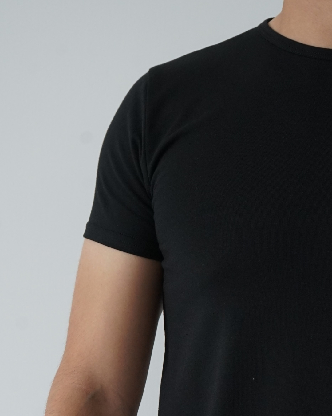 Black T-shirt - Short Sleeve Crew Neck Straight Bottom