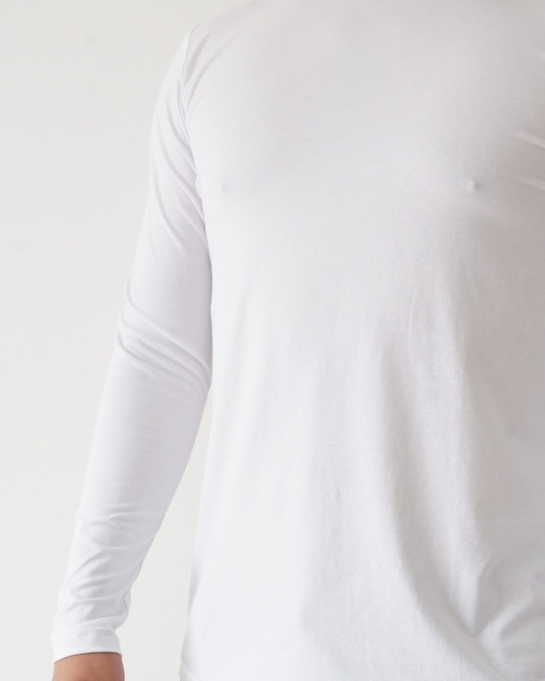 White T-shirt - Long Sleeve Wide Neck Straight Bottom